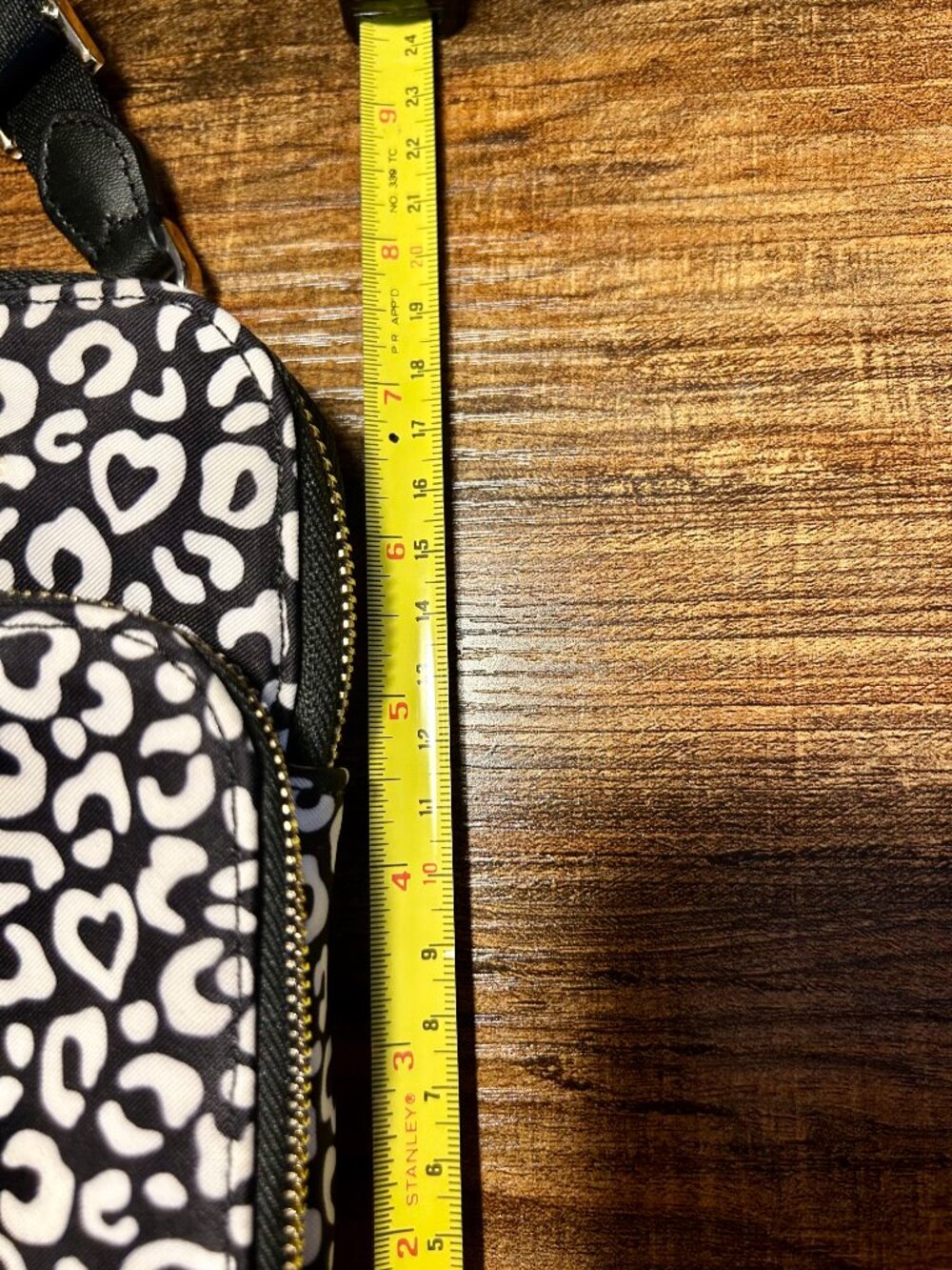 Kate Spade New York Chelsea Graphic Leopard Heart North South Phone Crossbody - Picture 5 of 7
